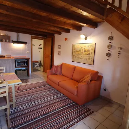 Appartement La Casetta In Montagna Roisod - Affitti Brevi Italia